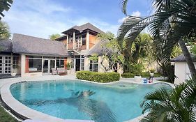 Villa Coconut Bali